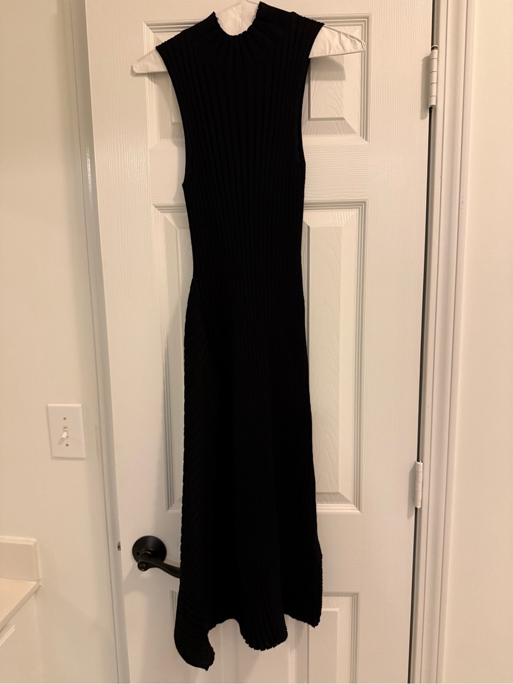 Maggy London Black Sleeveless Ribbed Midi Dress